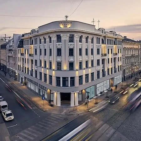 In The Center Of 아파트 *