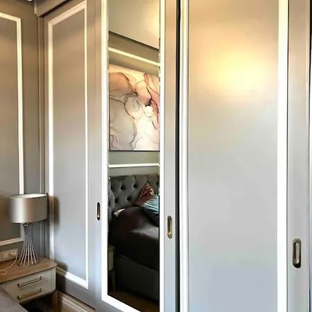 In The Center Of Appartement *